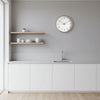 Claryo Skandinavische Holz-Wanduhr Minimalistisches Design