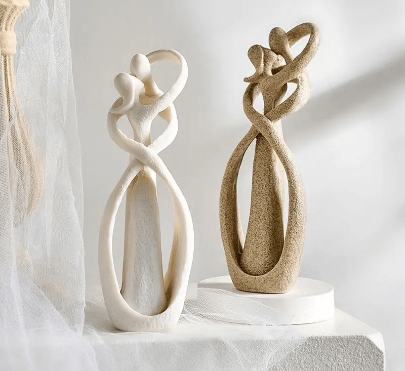 Armonia Umarmung – Symbolische Deko-Skulptur für Liebe & Verbindung (Wohnzimmer-Deko in Schwarz oder Bronze)