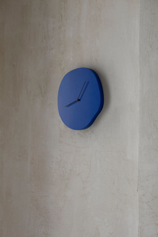 Melt Wanduhr 28 x 33cm, Blue