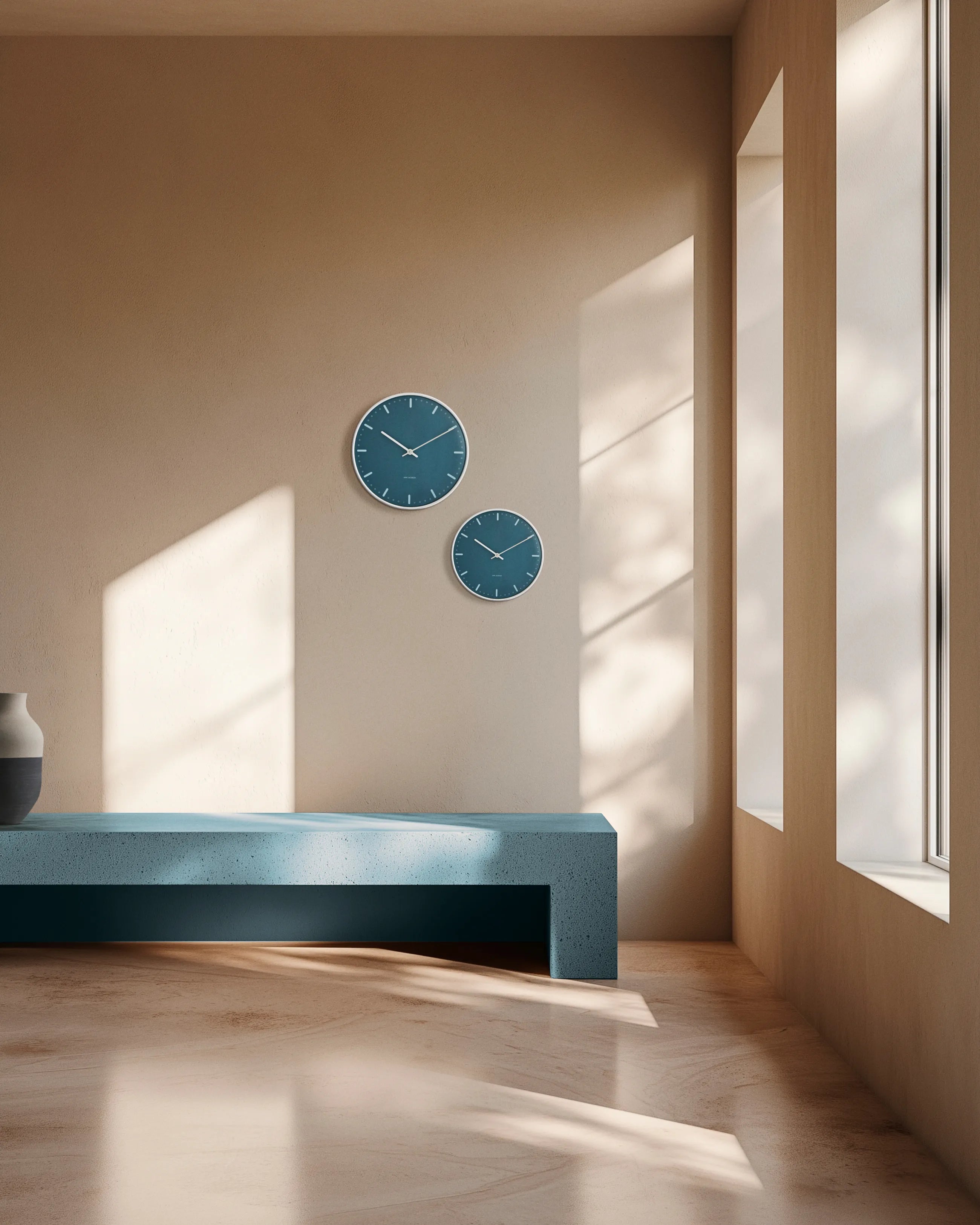 Arne Jacobsen City Hall Wanduhr, Blau, Ø21 cm