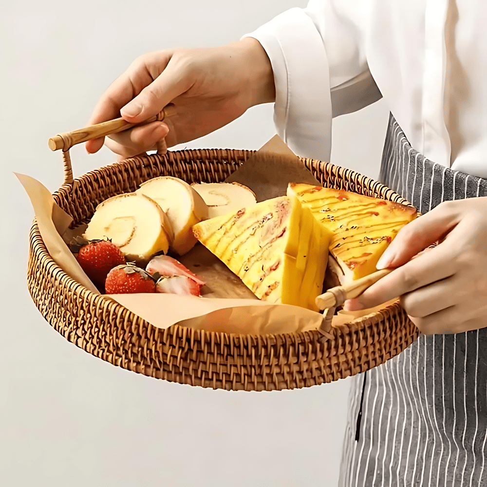 RattaTray – Handgefertigtes Serviertablett aus Rattan