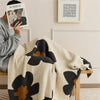 CAS - Gestrickte Decke Mit Blumenmuster