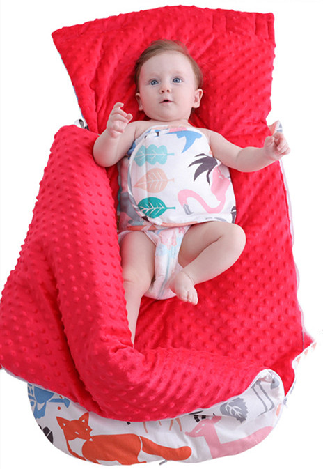 Baby Schlafsack mit Kapuze – Minky Decke für Neugeborene