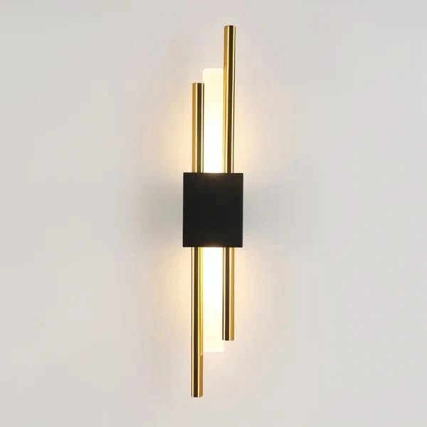 Eleri Lampe Gold-Schwarz Oberfläche Moderne Wandleuchte Raffiniertes Ambiente