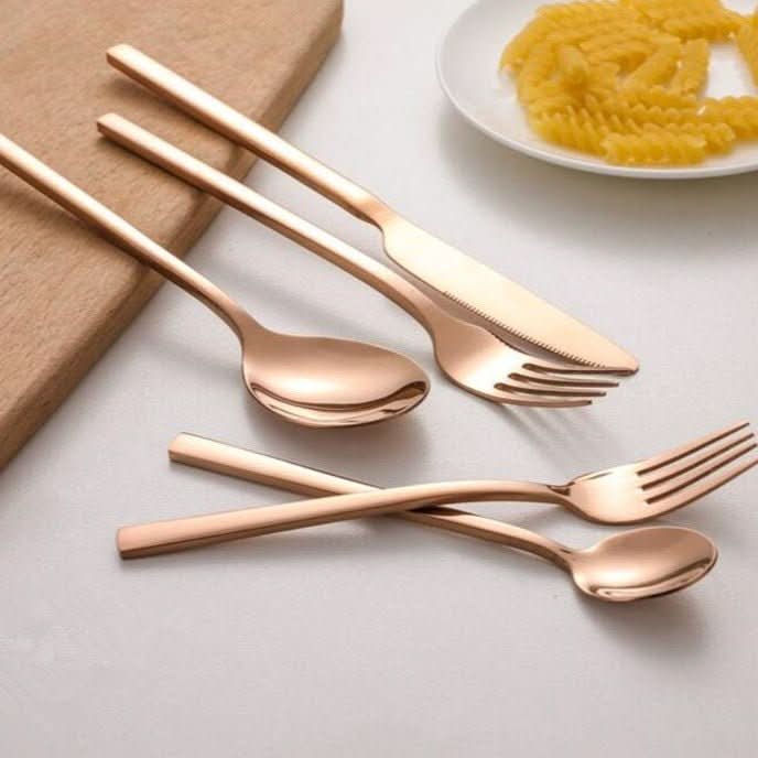 EleganzSchnitt – 30-teiliges Edelstahl Besteckset Für 6 Personen