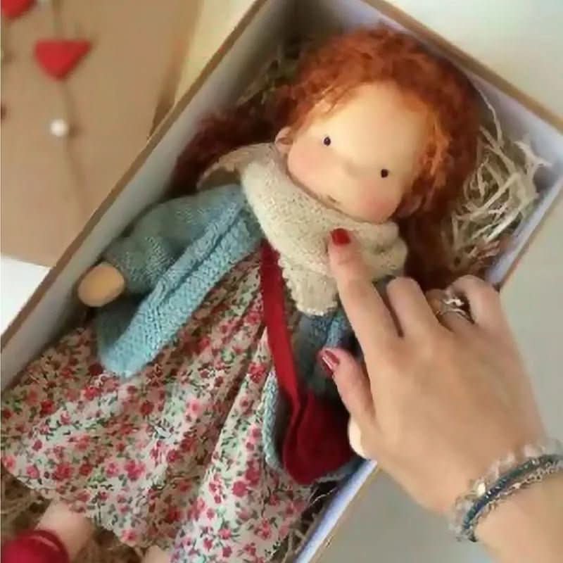 Selina – Handgefertigte Baumwoll-Waldorf-Puppe für Kreatives Spielen