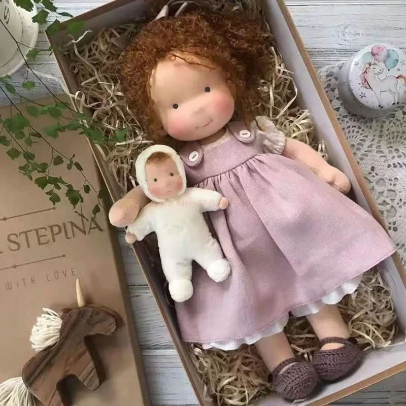 Selina – Handgefertigte Baumwoll-Waldorf-Puppe für Kreatives Spielen