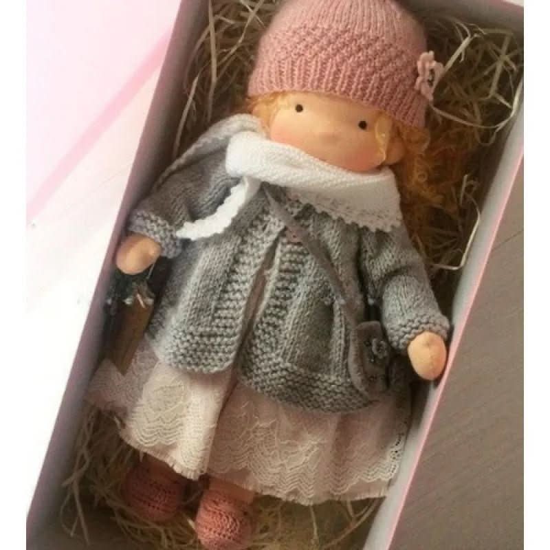 Selina – Handgefertigte Baumwoll-Waldorf-Puppe für Kreatives Spielen