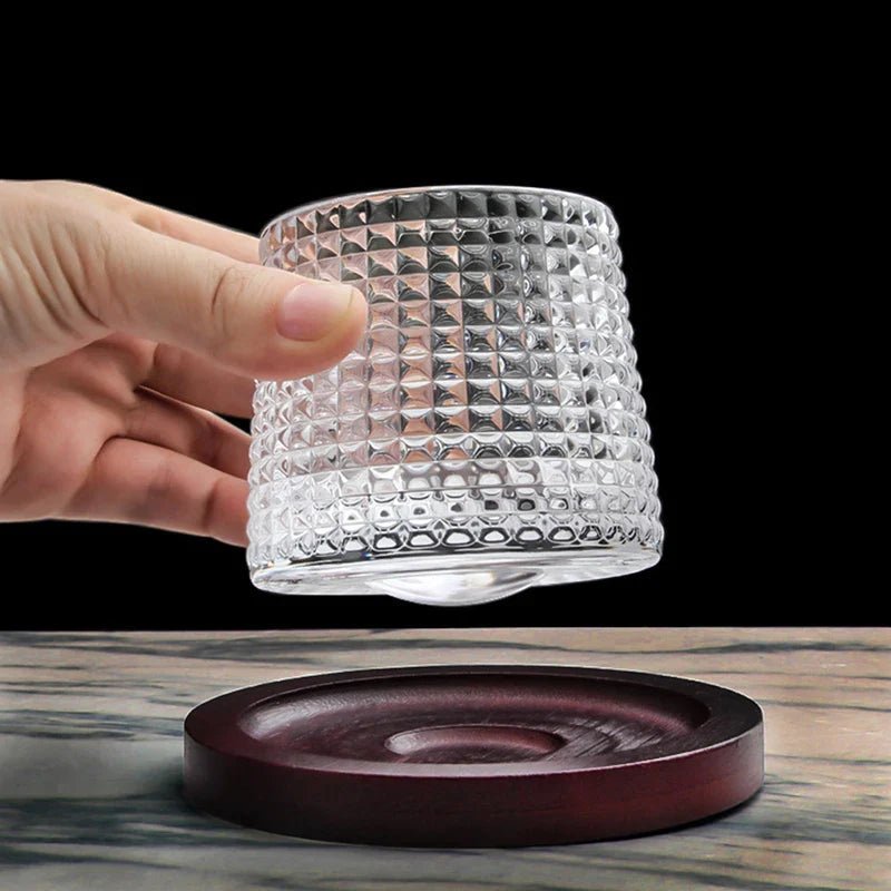 GRANDEUR – Drehende Whiskybecher für elegante Drink-Momente 4