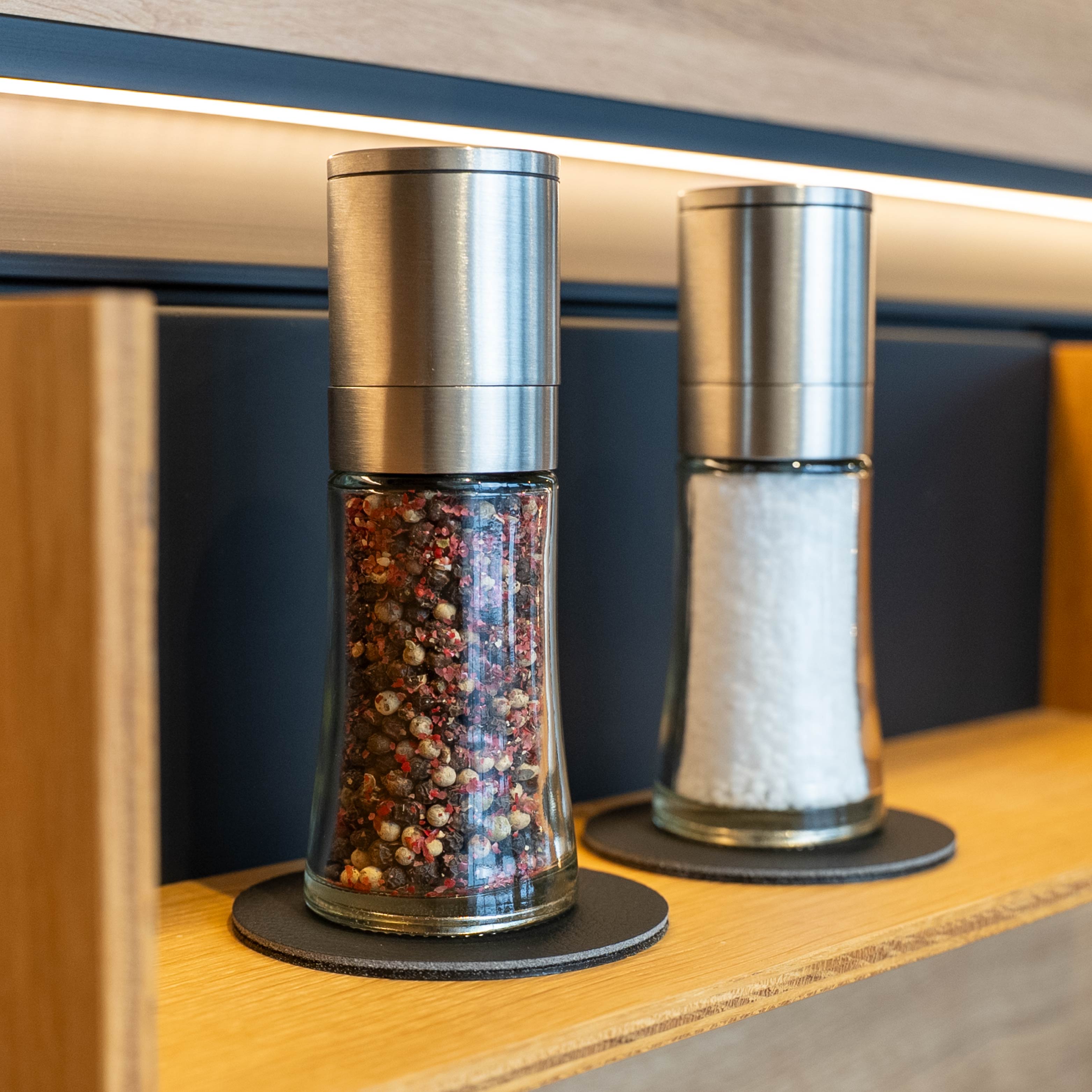 Magnetic spice mills