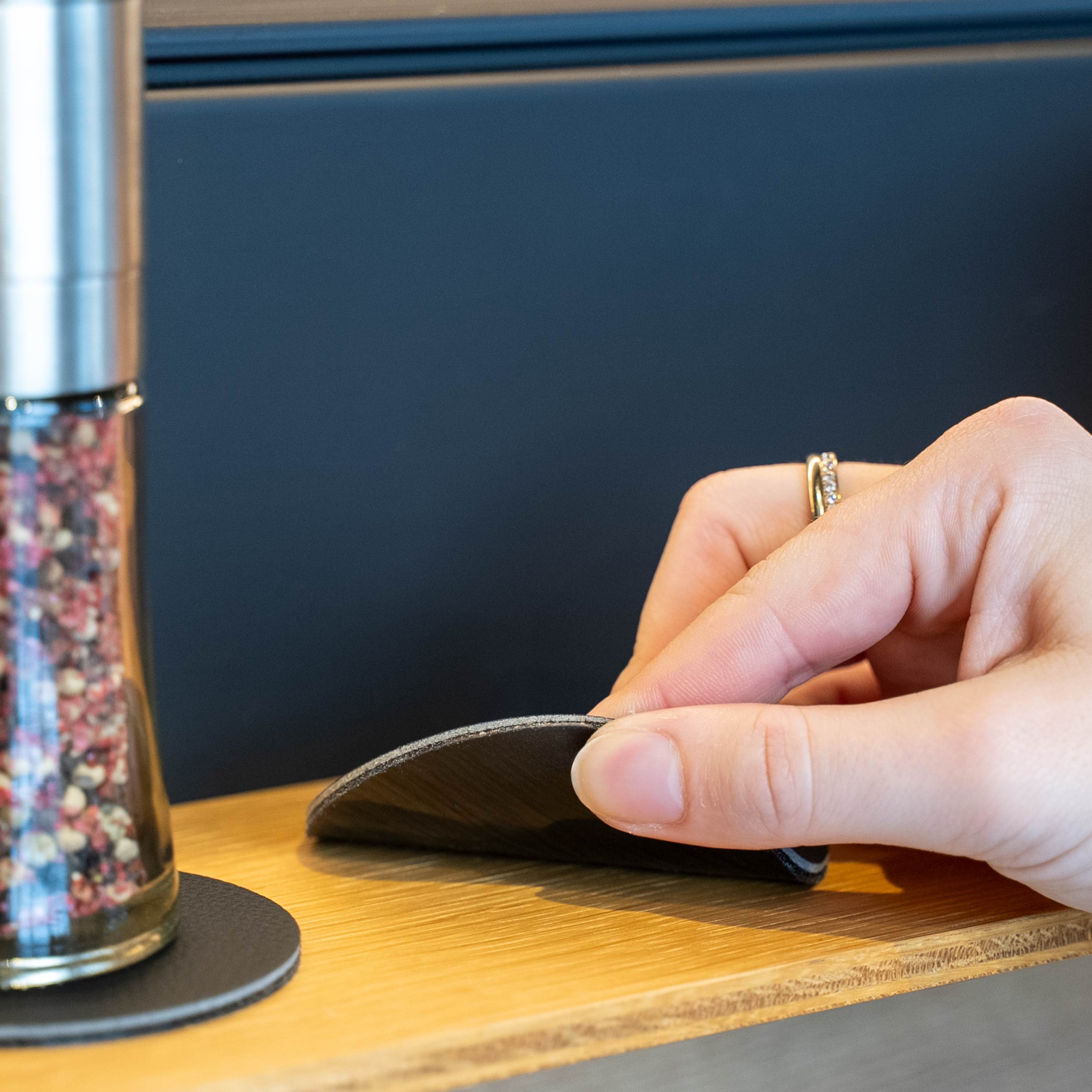 Magnetic spice mills
