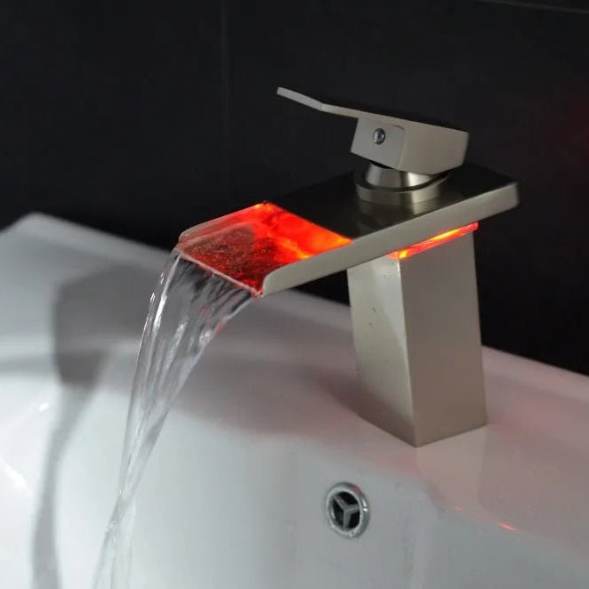 VidricLED - Temperaturabhängiger Aufputz-Wasserhahn
