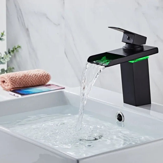 VidricLED - Temperaturabhängiger Aufputz-Wasserhahn