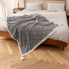 Polystripe – Gemütliche Schwarz-Weiß Geometrische Flausch-Decke