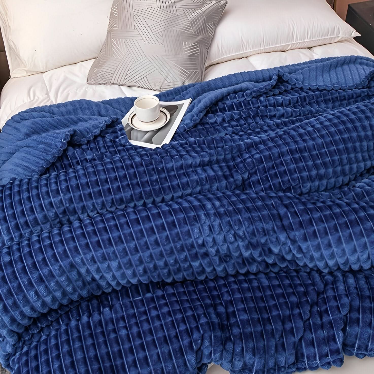 CORALWAVE – Ultra-Weiche Strukturierte Fleece-Decke