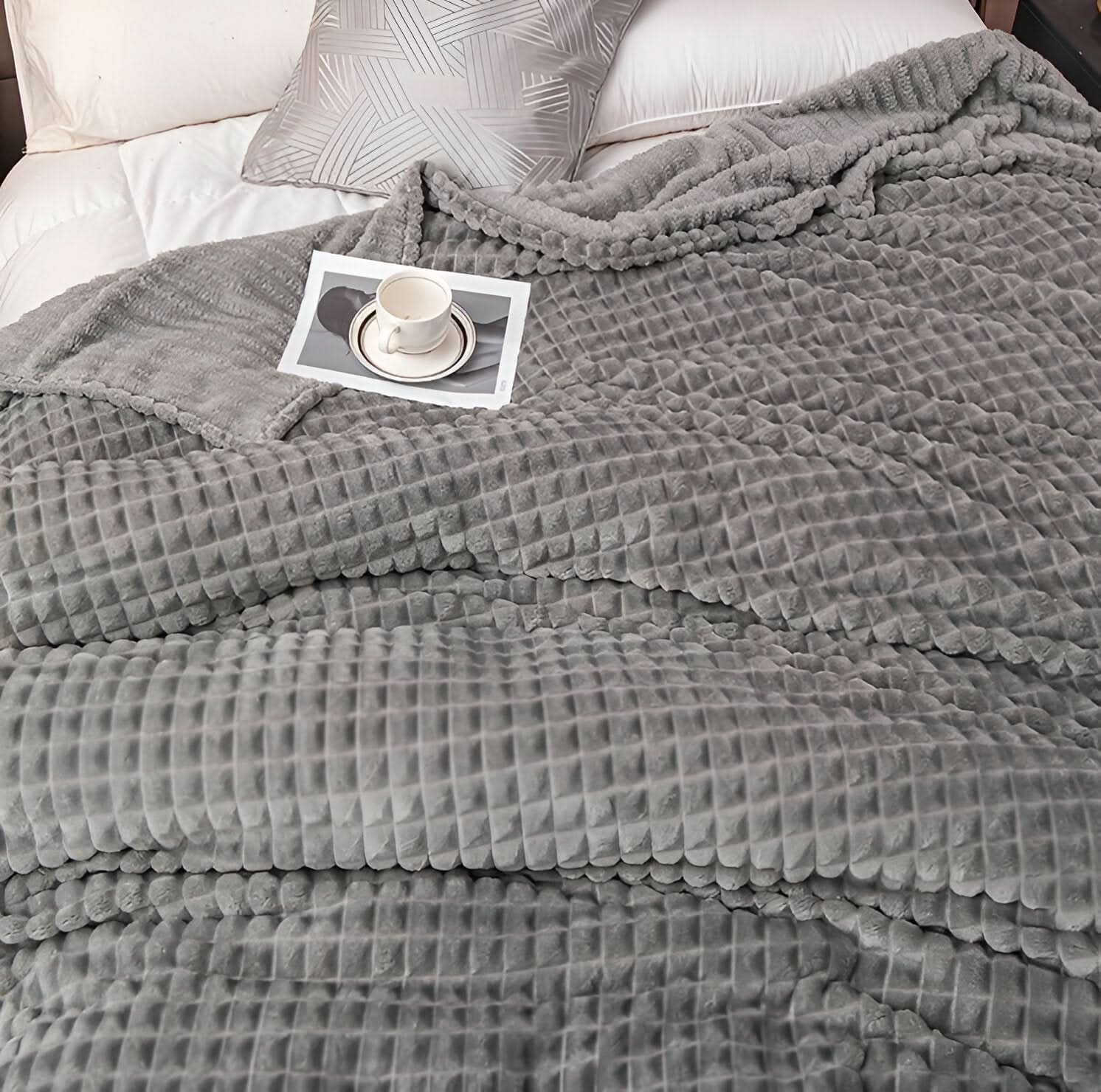 CORALWAVE – Ultra-Weiche Strukturierte Fleece-Decke