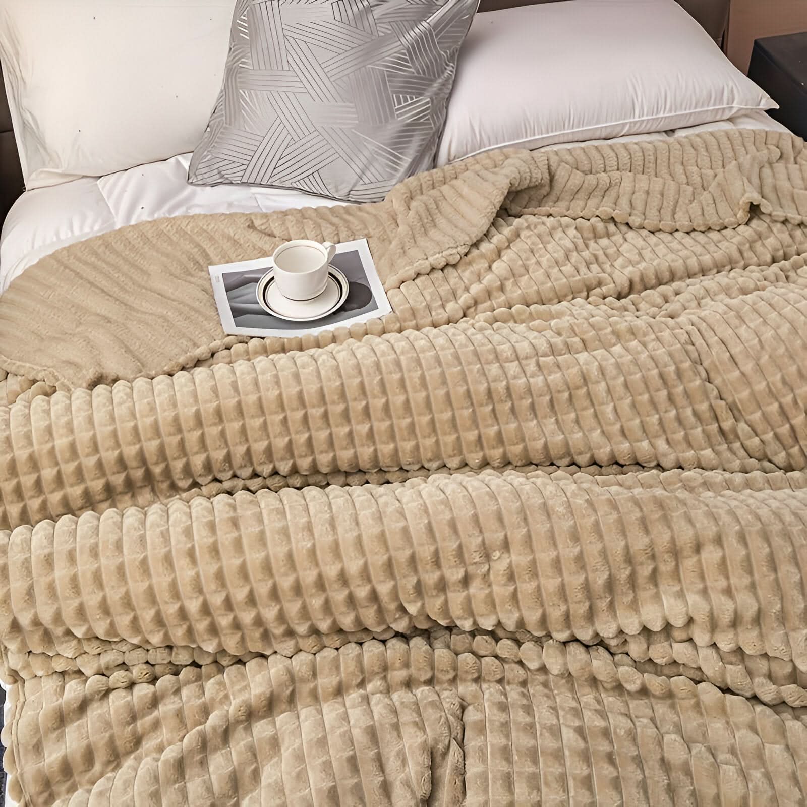 CORALWAVE – Ultra-Weiche Strukturierte Fleece-Decke