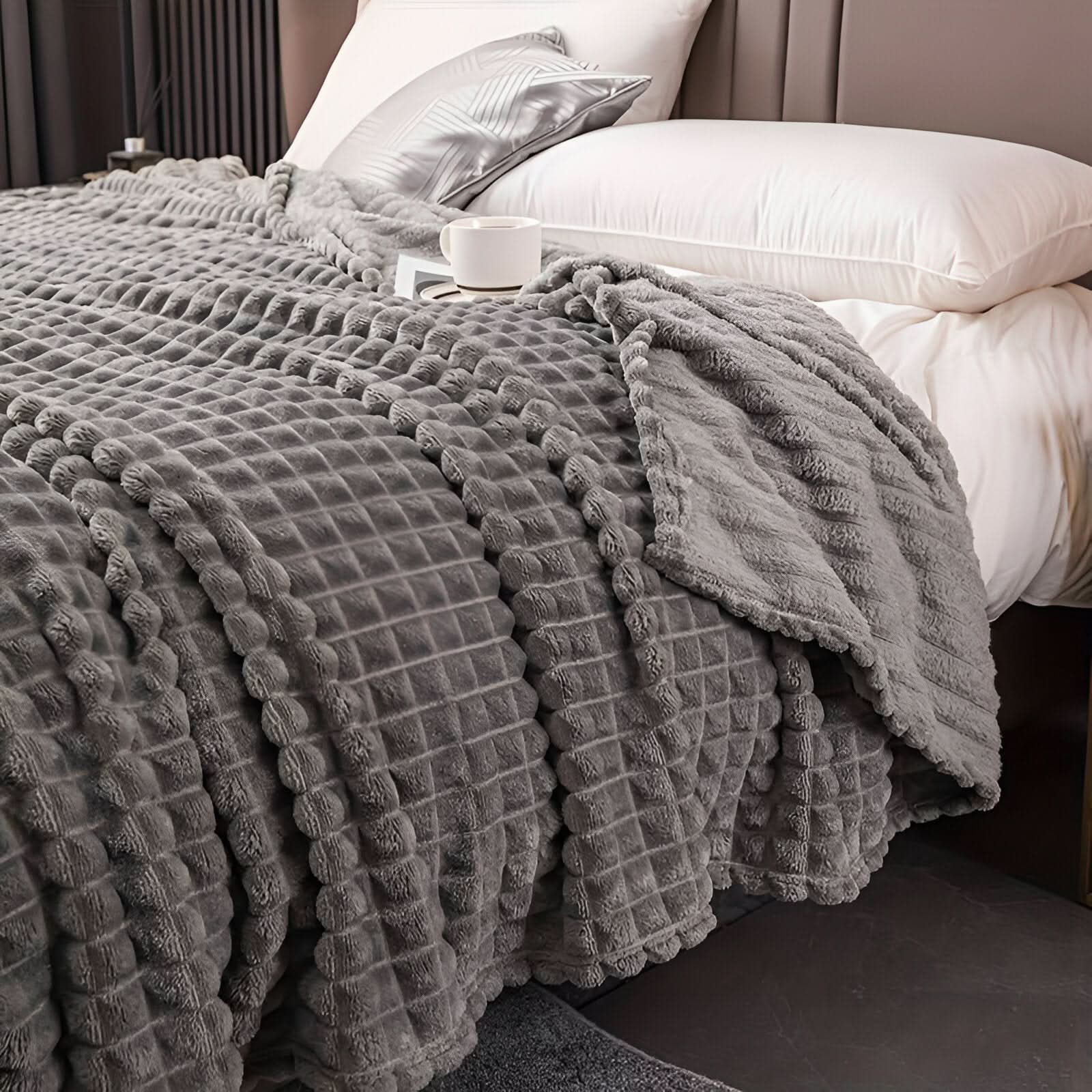 CORALWAVE – Ultra-Weiche Strukturierte Fleece-Decke