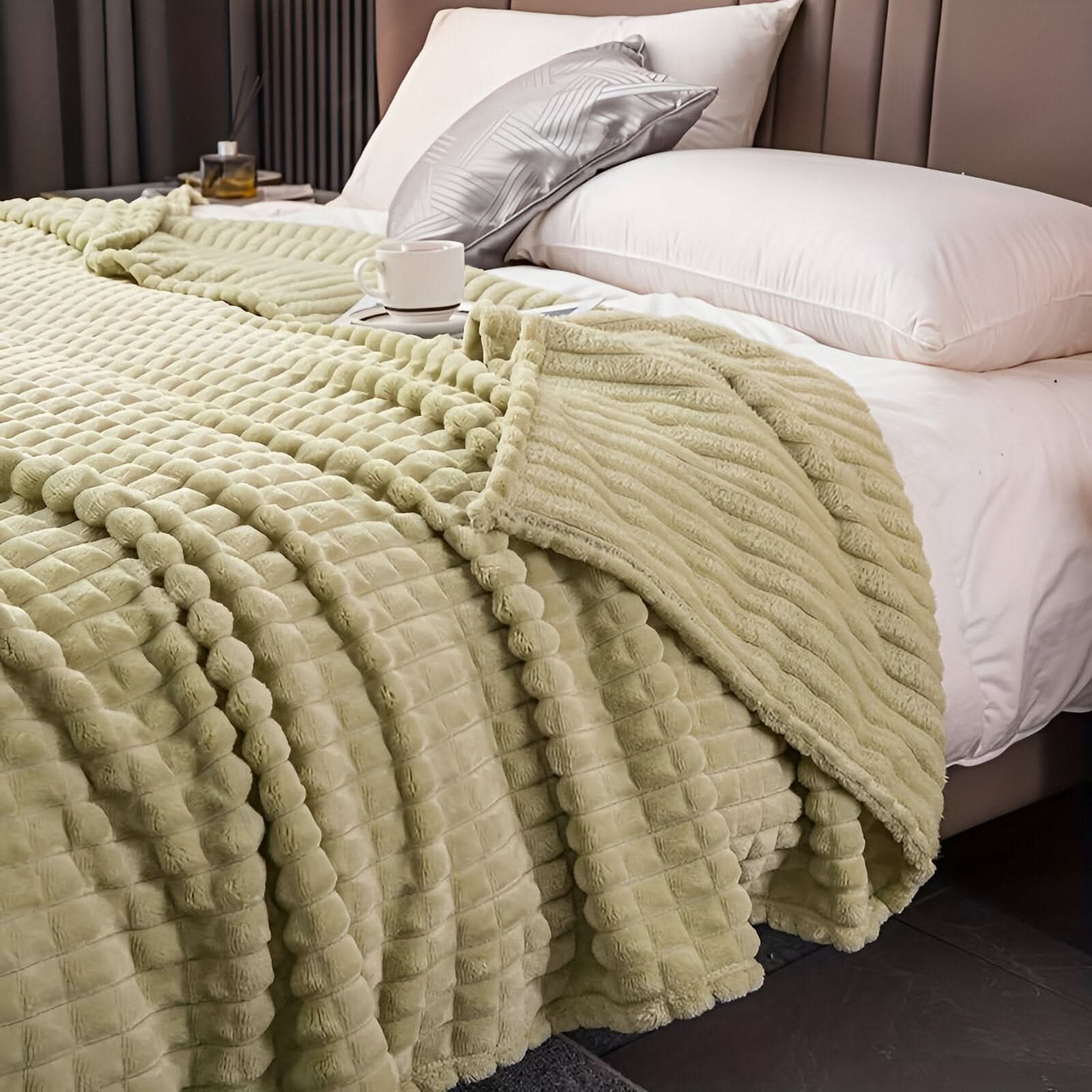 CORALWAVE – Ultra-Weiche Strukturierte Fleece-Decke