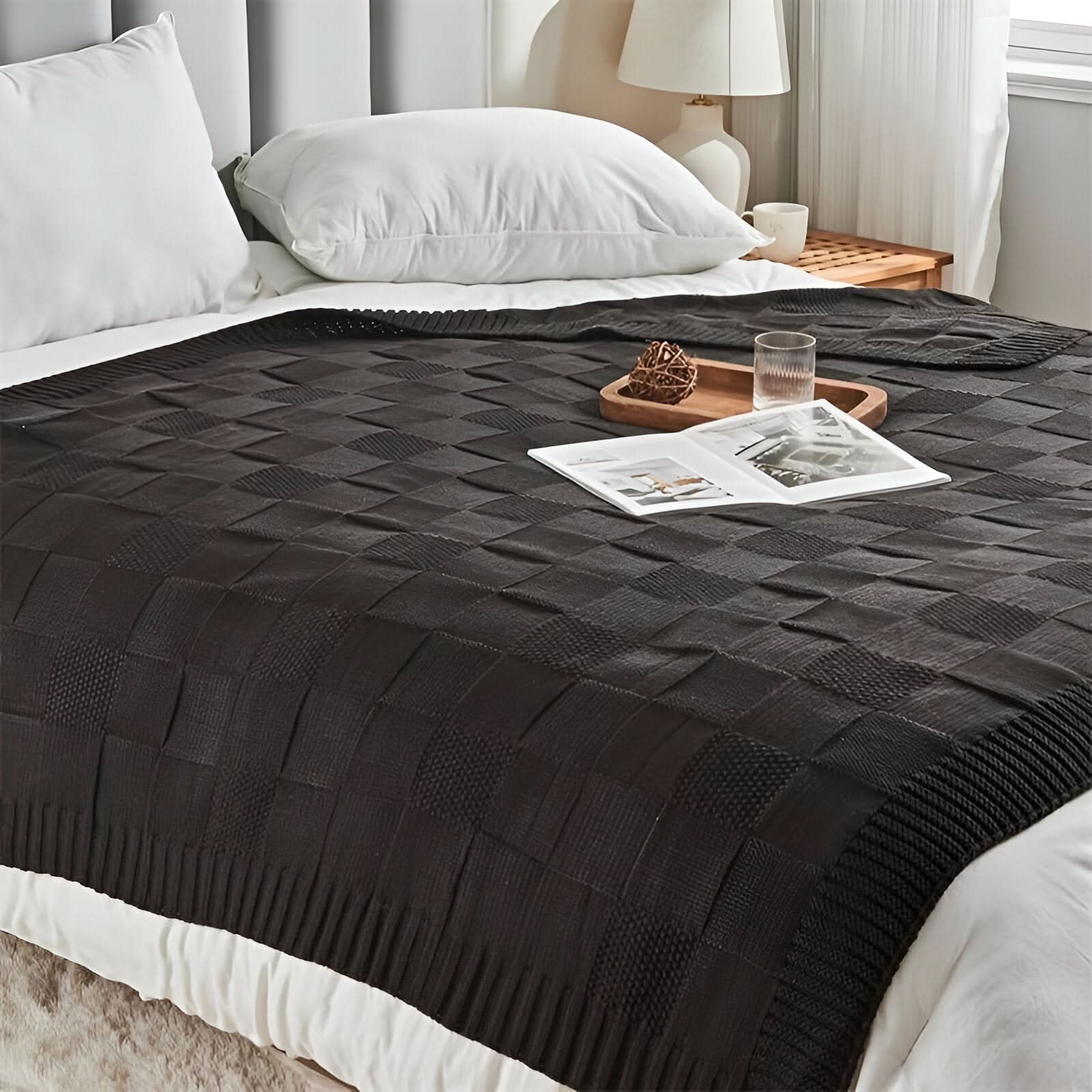 Monostripe – Minimalistische Strickdecke