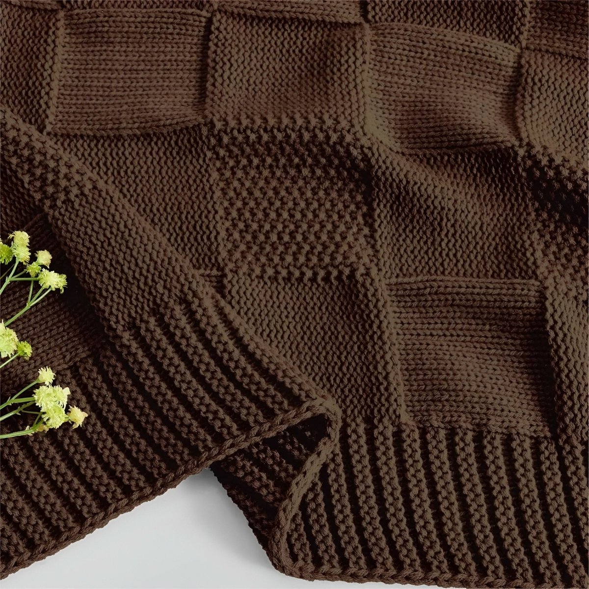 Monostripe – Minimalistische Strickdecke