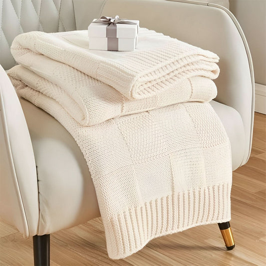 Monostripe – Minimalistische Strickdecke