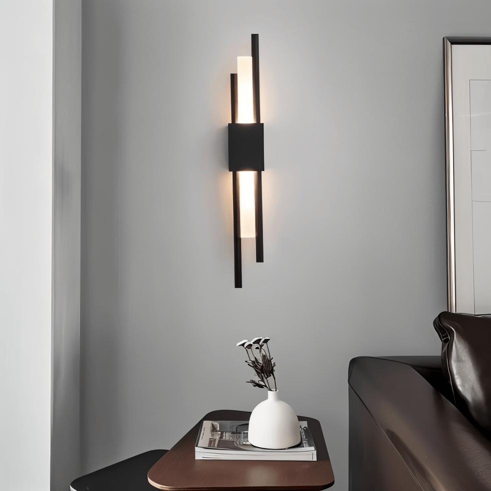 Eleri Lampe Gold-Schwarz Oberfläche Moderne Wandleuchte Raffiniertes Ambiente