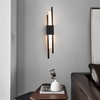 Eleri Lampe Gold-Schwarz Oberfläche Moderne Wandleuchte Raffiniertes Ambiente