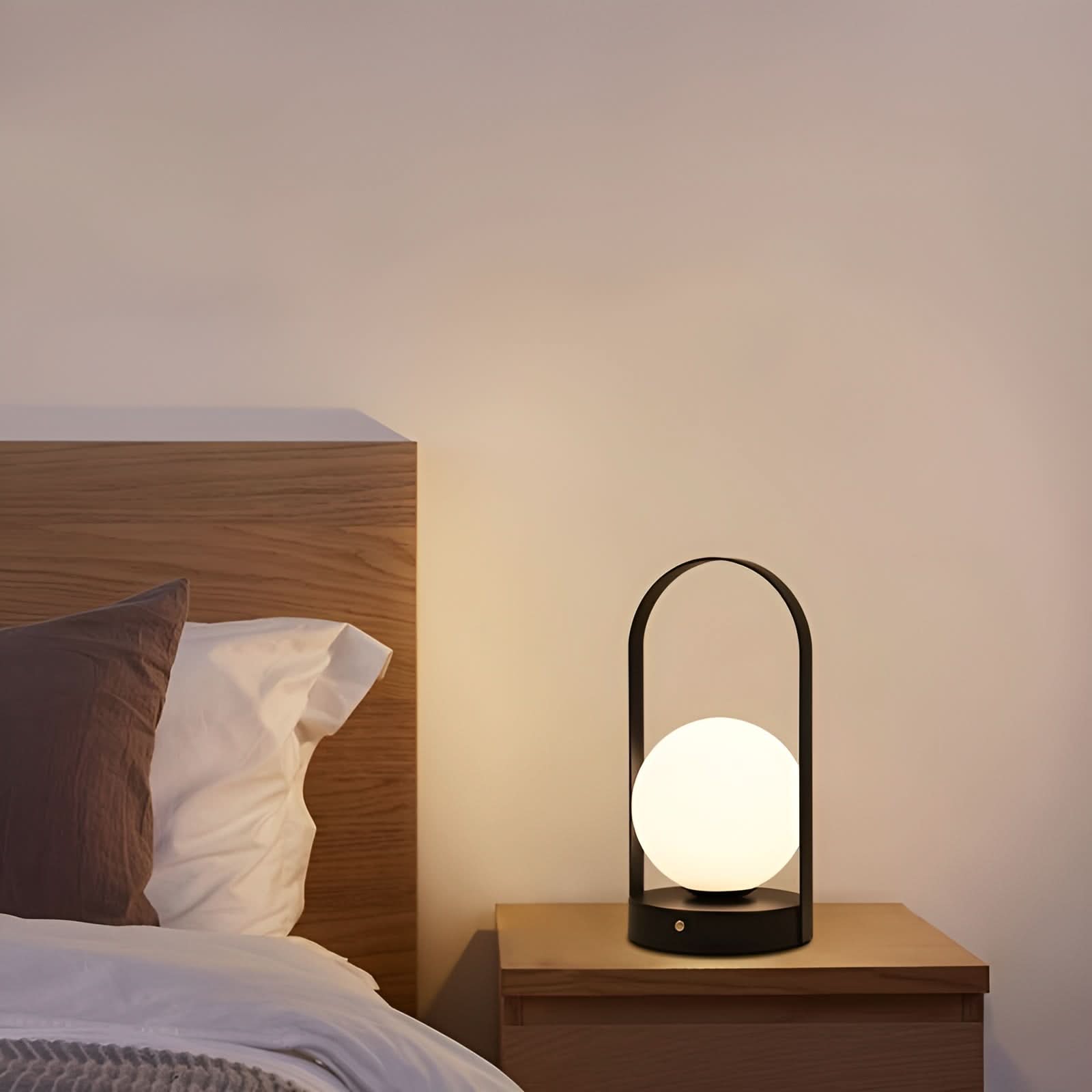 Celeste Lampe Mit Wiederaufladbarem Akku Kugelform Minimalistische Gestaltung