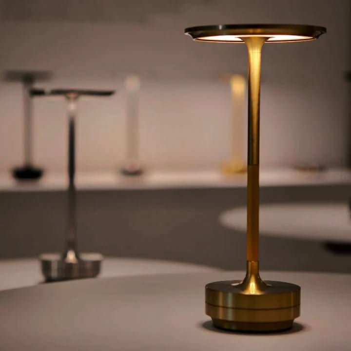 Leuchtend – LED Tischlampe mit Dimmbarem Stimmungslicht & Modernem Design