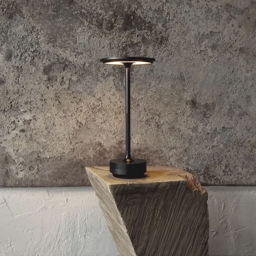 Leuchtend – LED Tischlampe mit Dimmbarem Stimmungslicht & Modernem Design