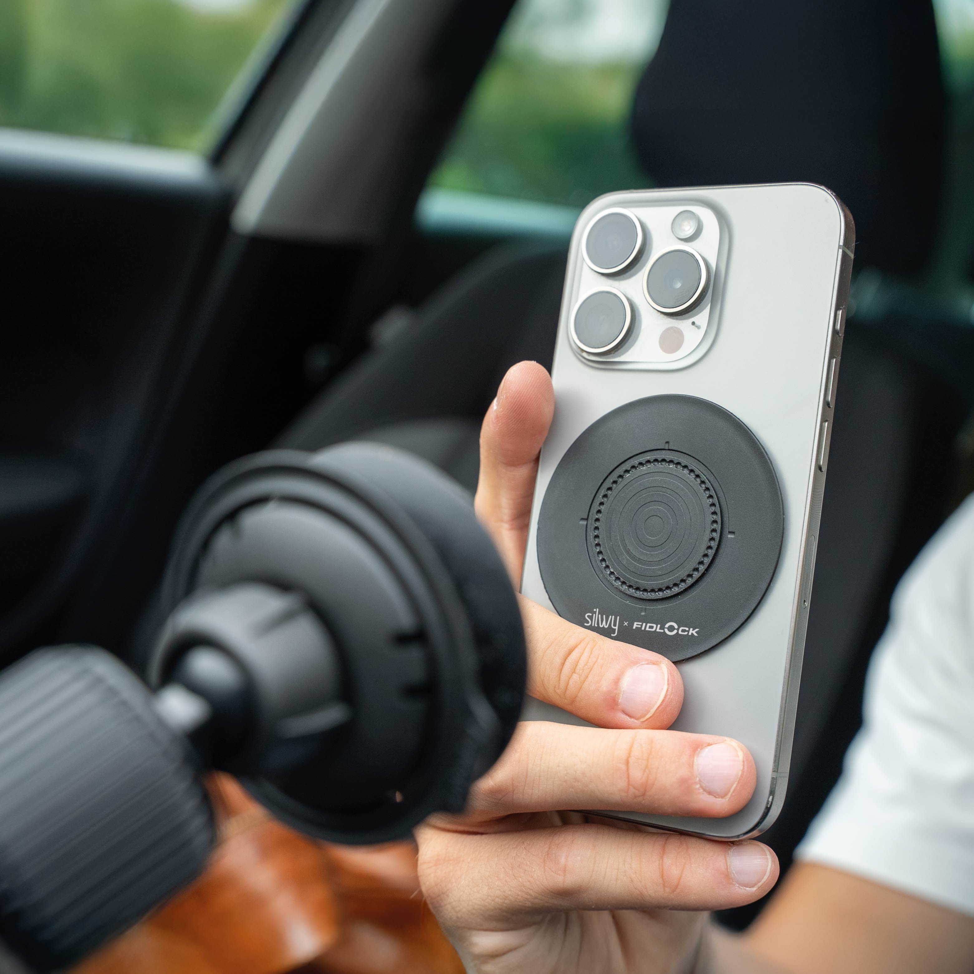 Magnet-VACUUM Handy Holder UNIVERSAL for Car Air Vent including Magnet-VACUUM Patch