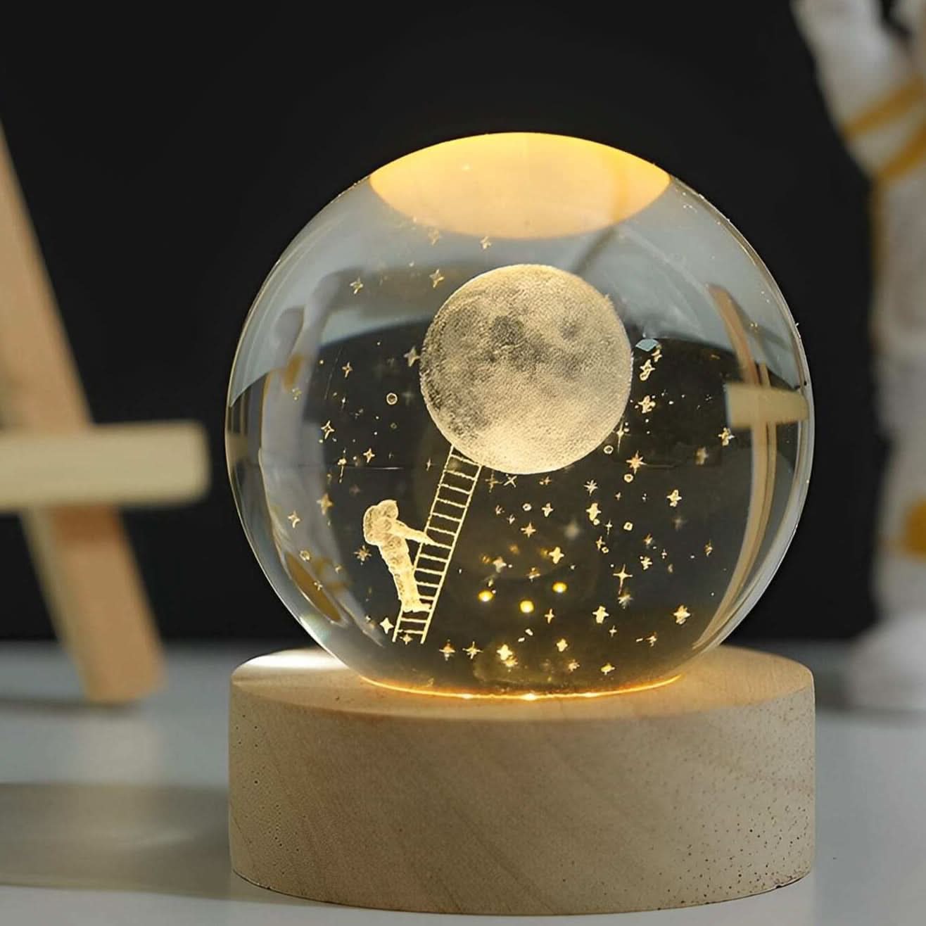 QOLA Kristallkugellampe Magische Beleuchtung Für Eleganz Und Atmosphäre