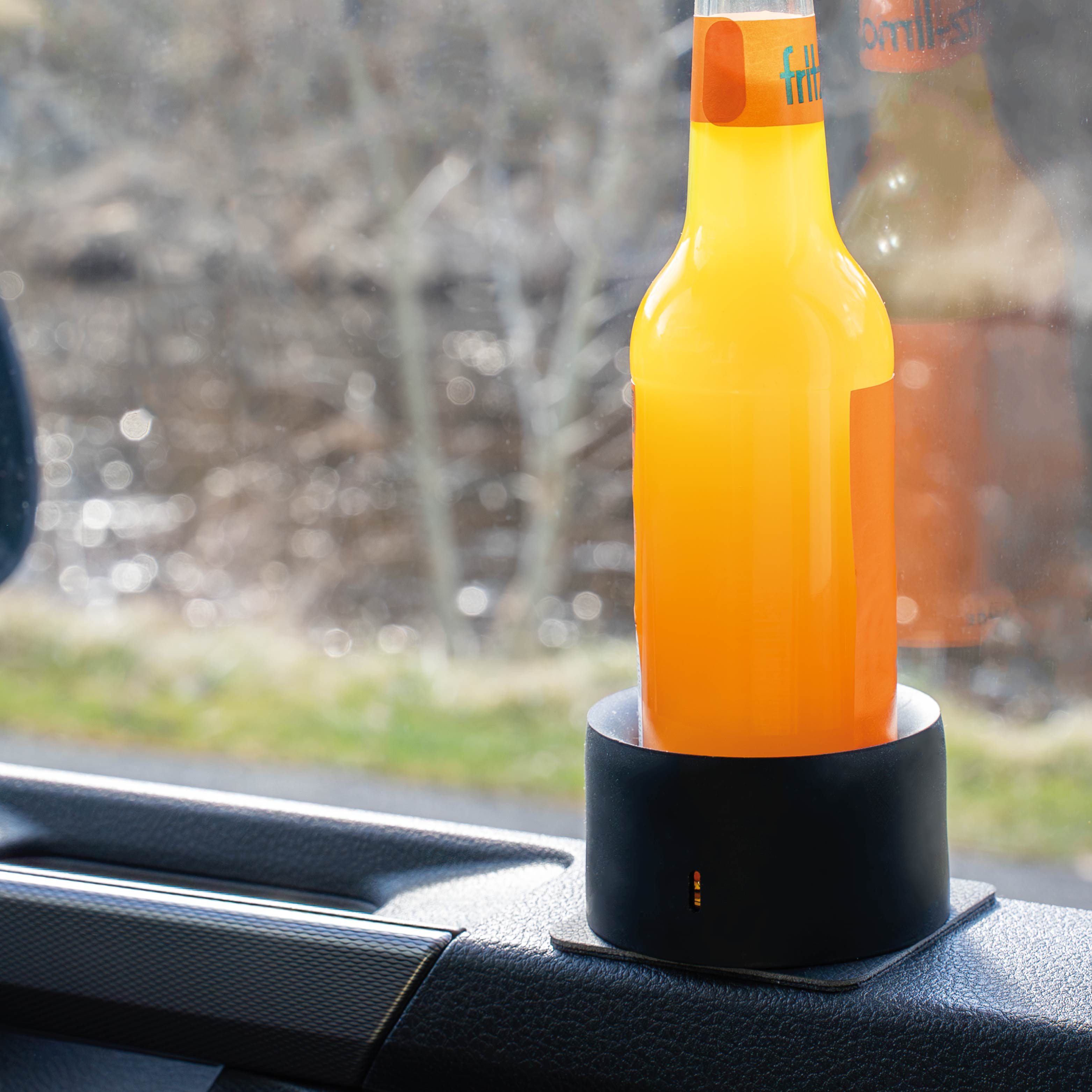 Magnetic holder UNIVERSAL for cans and bottles including pad