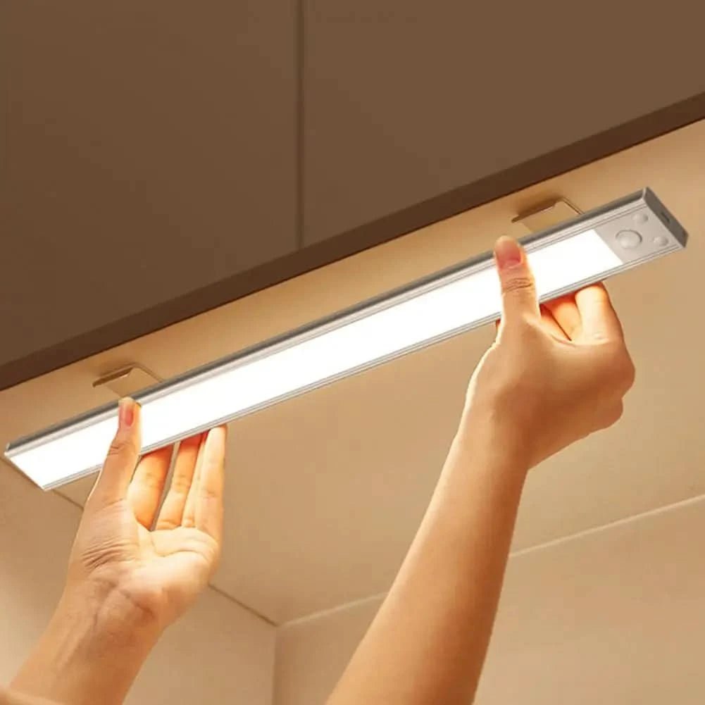 NOVA Intelligentes LED-Lichtband Für Sicherheit Und Stilvolle Innenbeleuchtung