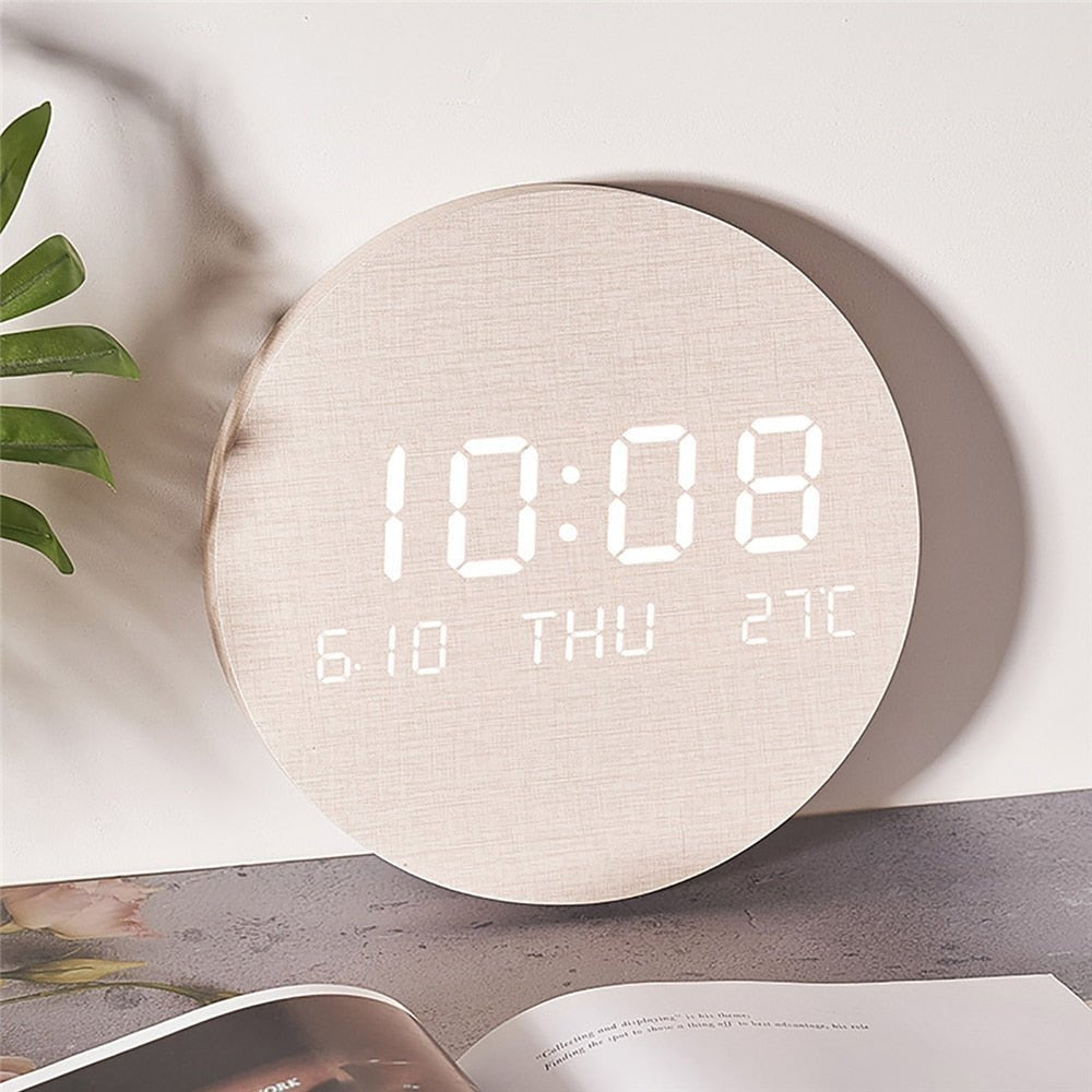 EinfacheUhr – Skandinavische Uhr Mit Digitaler Anzeige