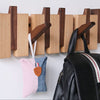 PIANOHANG – Klavier-Inspirierte Wandgarderobe aus Massivholz mit Klappbaren Haken