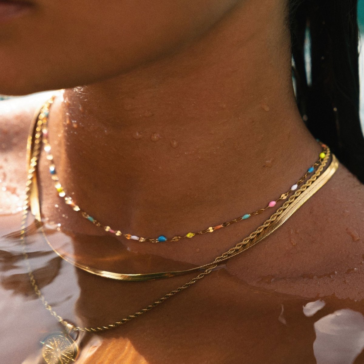 RAINBOWGLOW – Leuchtende Choker-Halskette für ein mutiges Statement 2