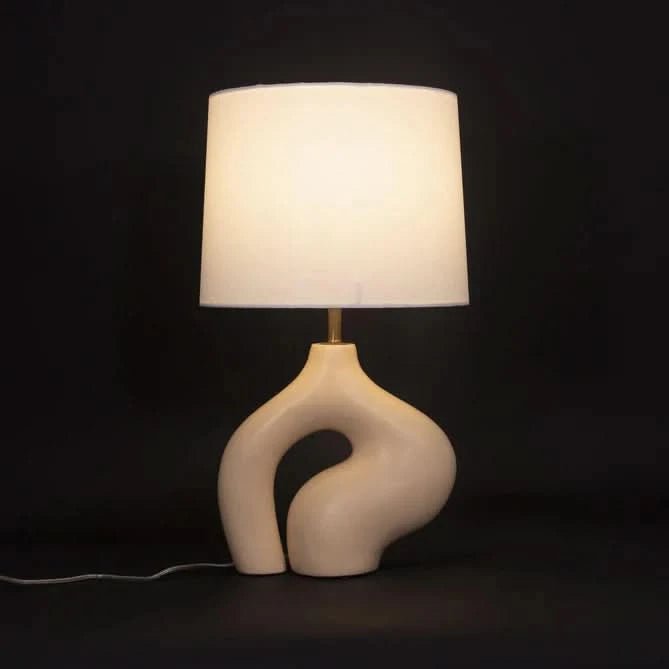 SIA Elegante Minimalistische Kunstharz Lampe Stilvolles Statement-Stück
