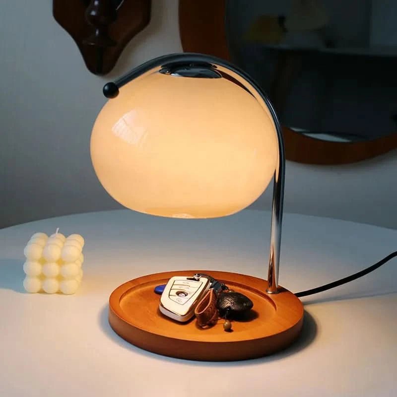 LUNIVA – Zeitlose Tischlampe