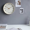 Claryo Skandinavische Holz-Wanduhr Minimalistisches Design