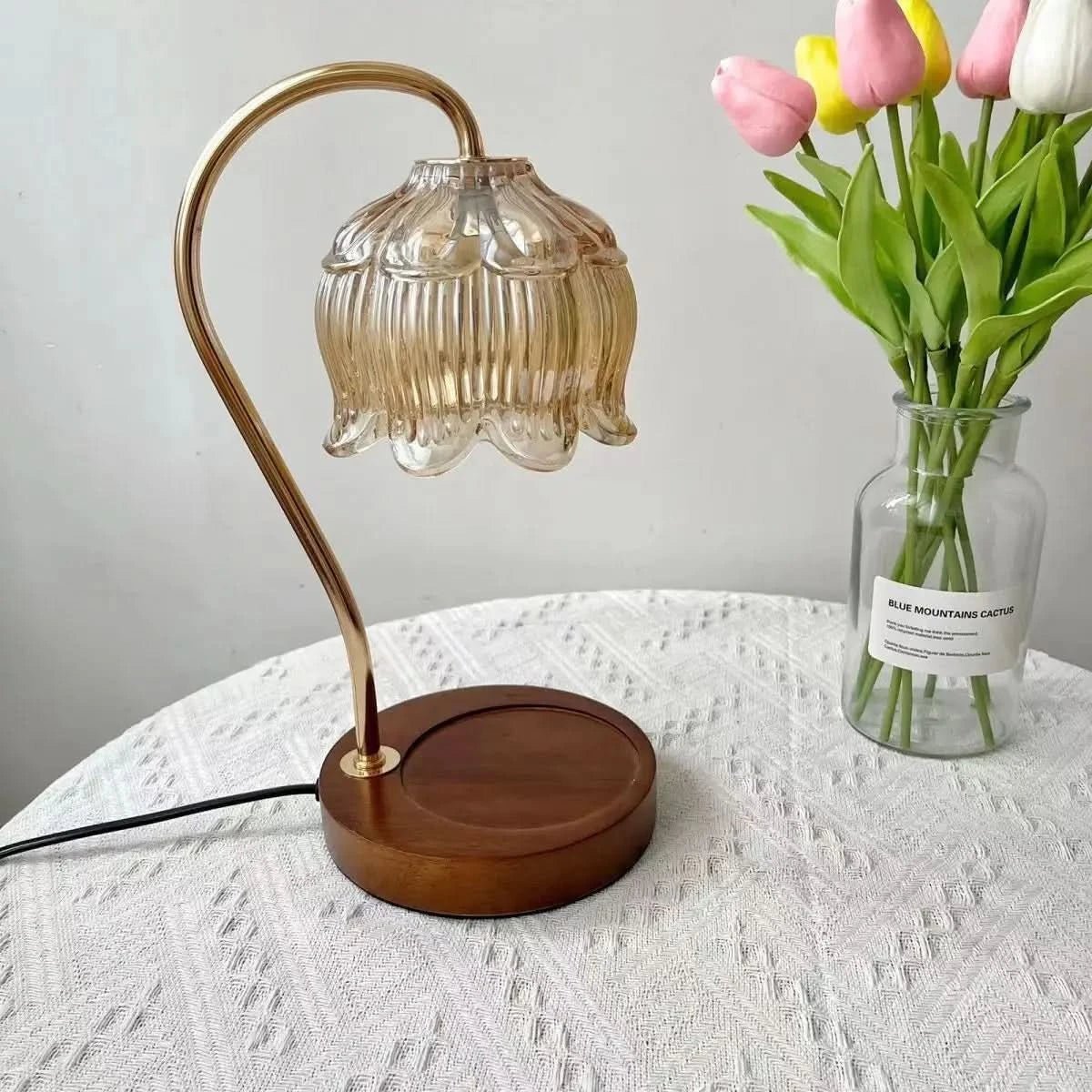 LIVORA – Stilvolle Tischlampe