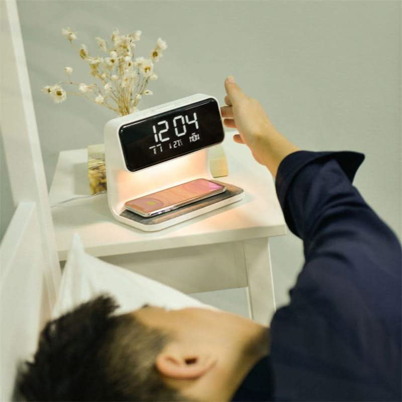 SleekStation – Aufgeräumte Nachttischlösung mit Touch-Lampe 1