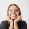 SmileFlex – Anpassbare Zahnprothese mit Zahn-Linsen