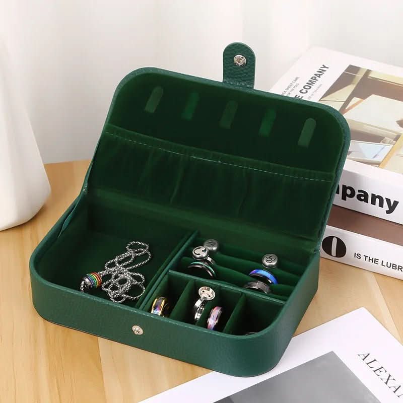 AuriCase – Mini Schmuckbox aus Velours für Reisen & Aufbewahrung