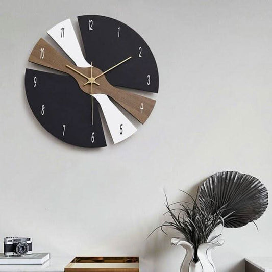 ZAVARA Fragmentierte Zeitmesser Wanduhr Modernes Holzdesign Präzise Zeitmessung