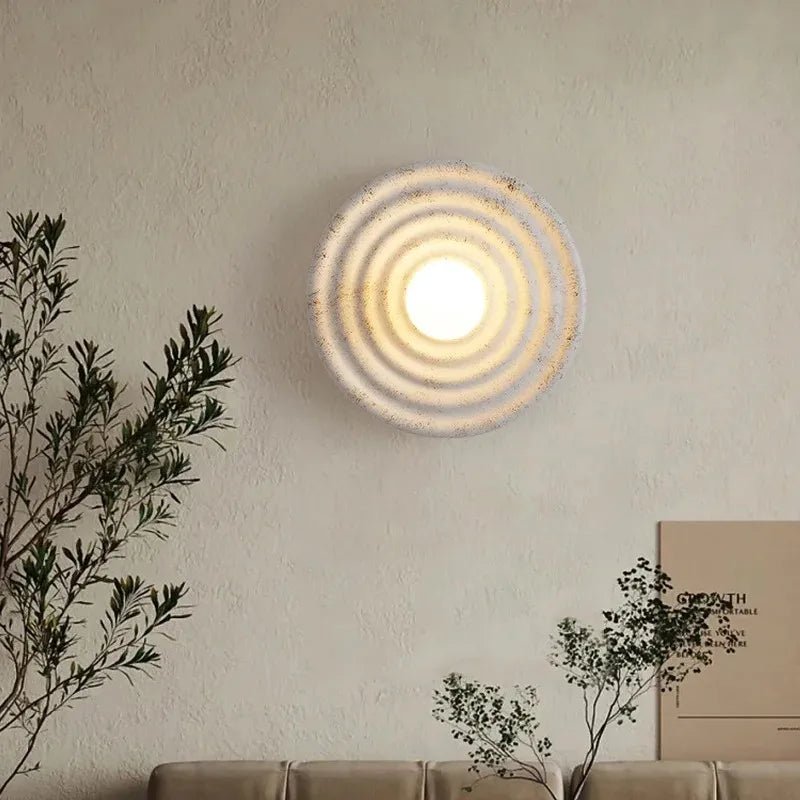 Ceravibe – Wabi-Sabi Keramik LED Wandleuchte