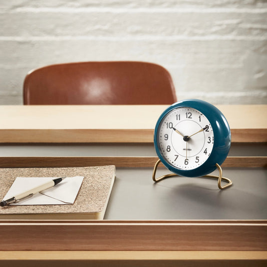 AJ Station Tischuhr petrolblau