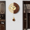 CHANCELLE Pendeluhr Halbmond-Design Holz Bambus Raum Eleganz Charme