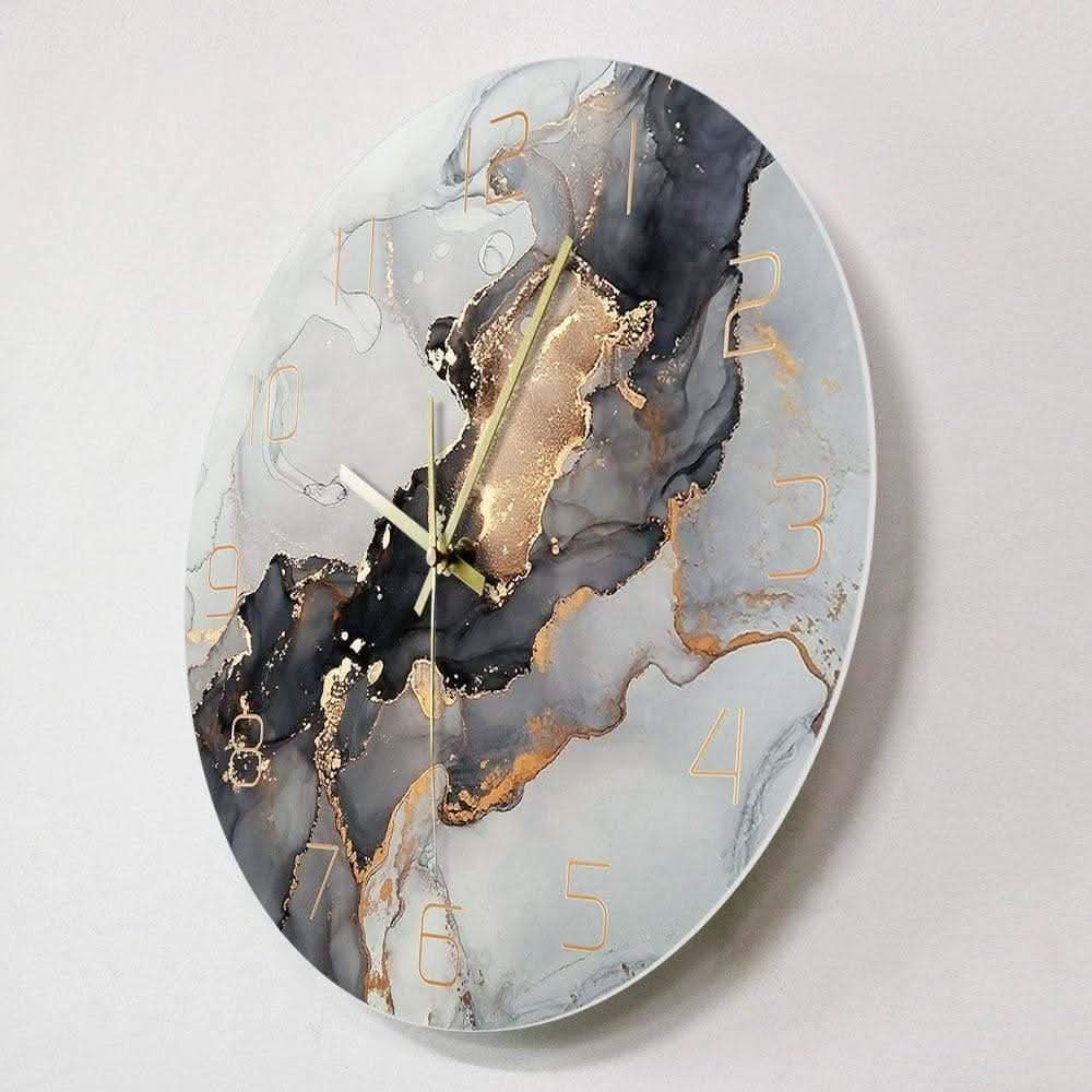 ISALYN - Prunkvolle Wirbel Wanduhr